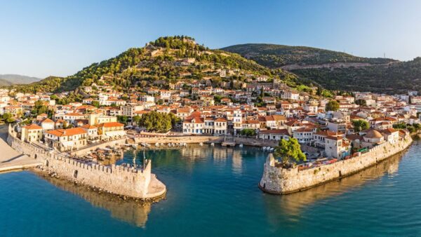 Γιατί το Πάσχα στη Ναύπακτο είναι μοναδικό