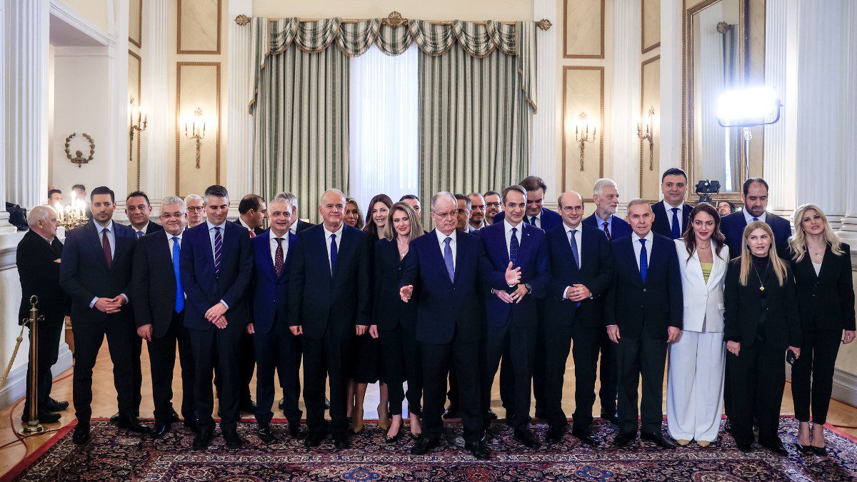 Το νέο σχήμα της κυβέρνησης στην ορκωμοσία