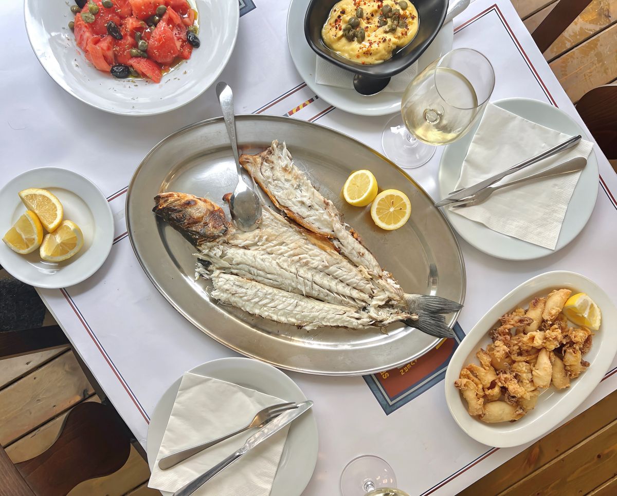 πιατέλα με ψάρι