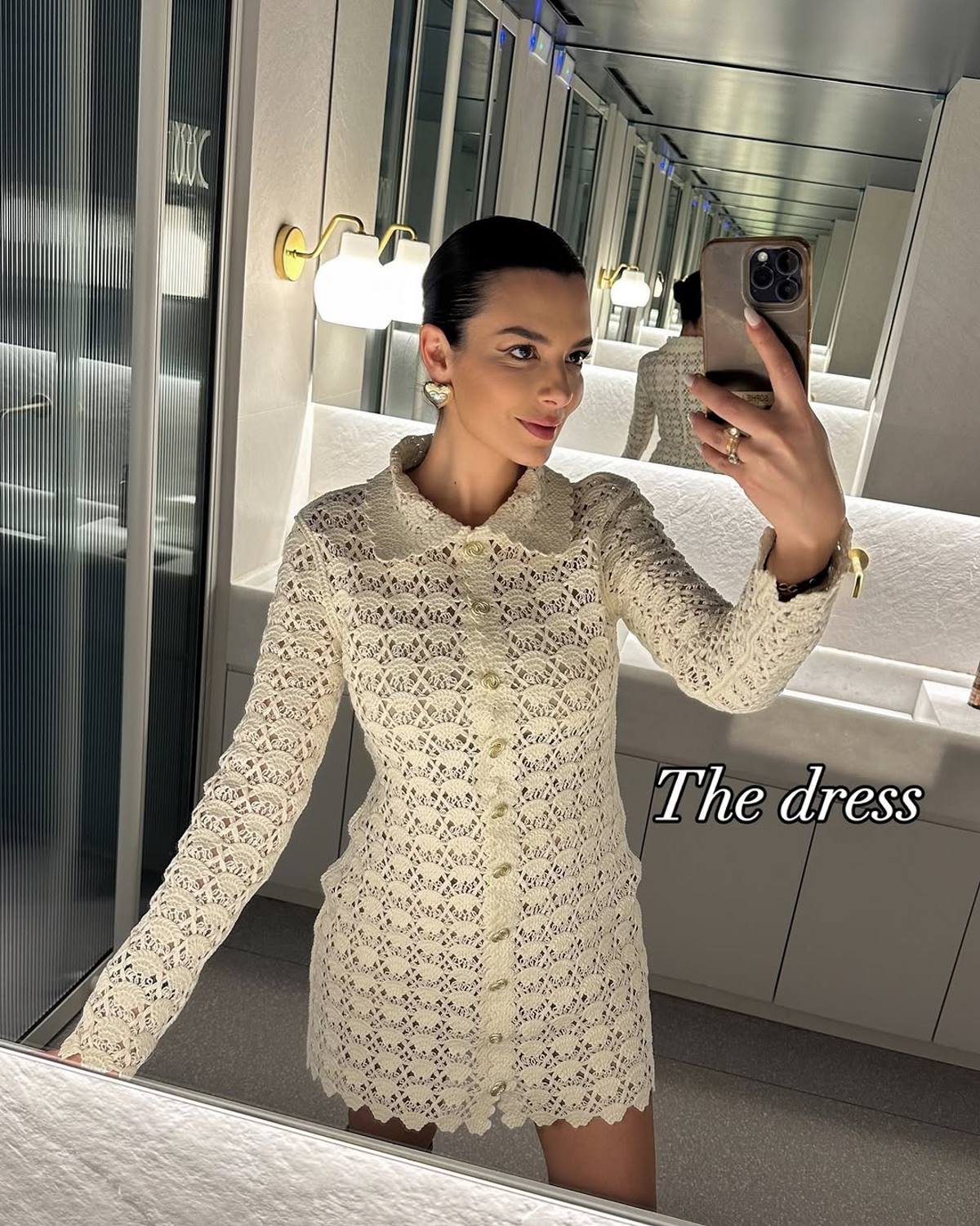 Η Νικολέττα Ράλλη βγάζει σέλφι