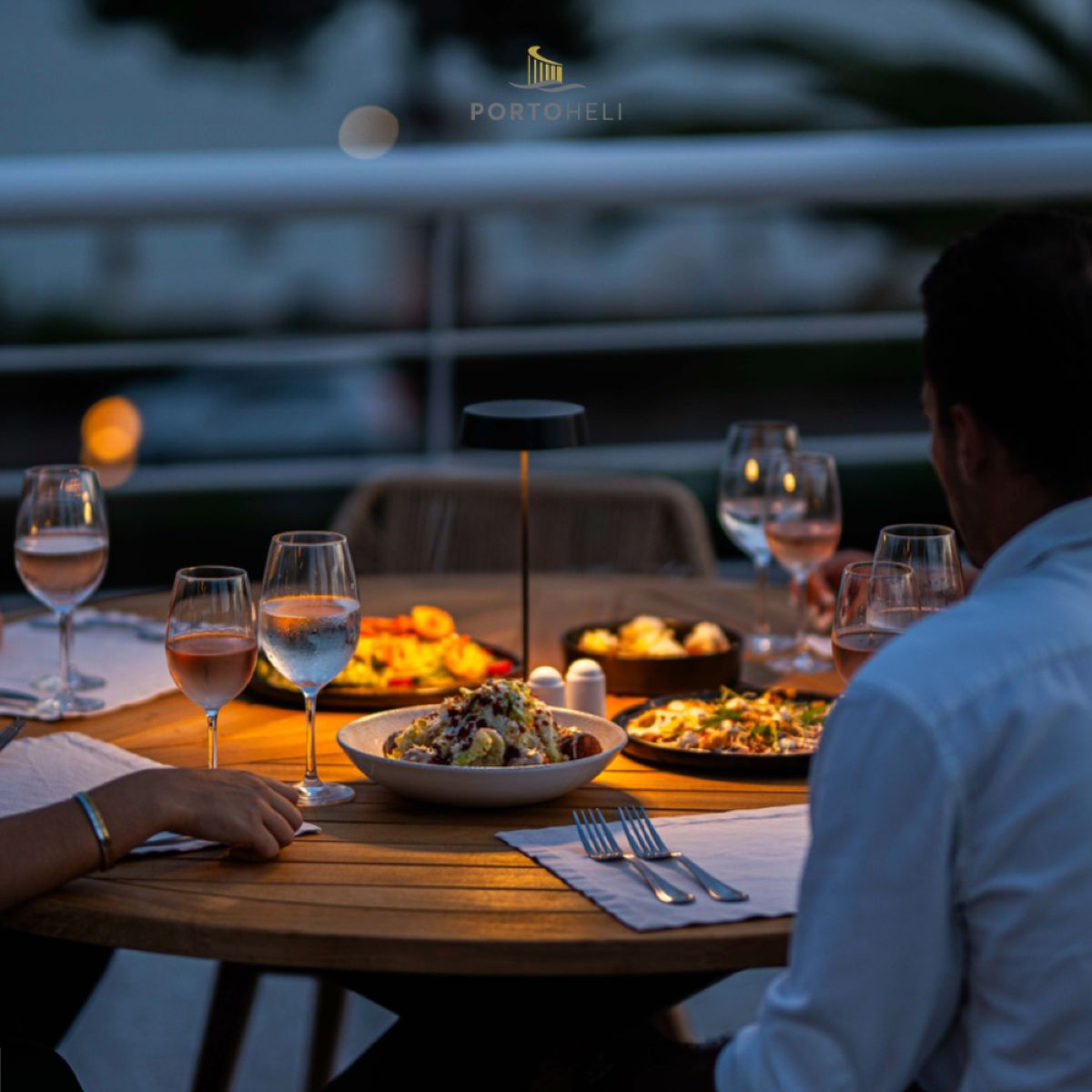 Το υπέροχο Rooftop Restaurant Riviera