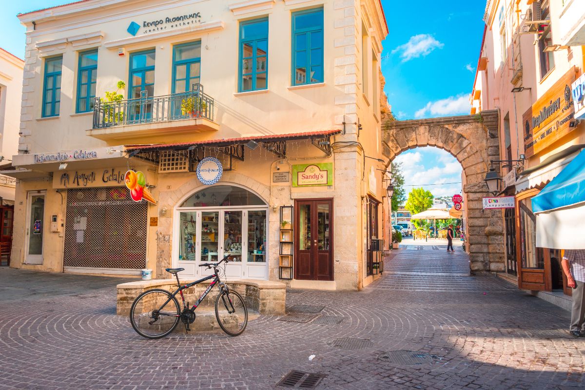 Περιήγηση στα γραφικά σοκάκια