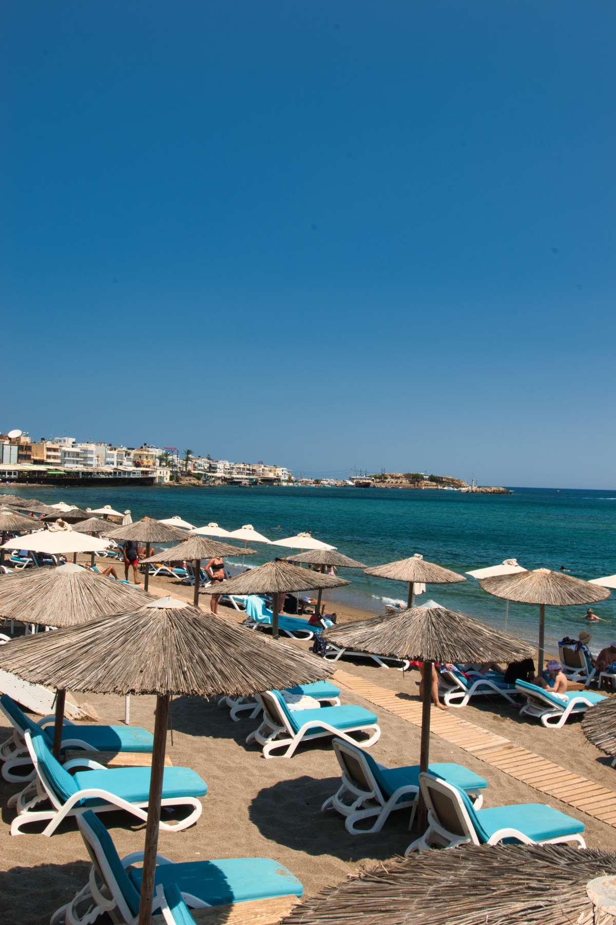 Η παραλία Σαραντάρης στη Χερσόνησο Κρήτης