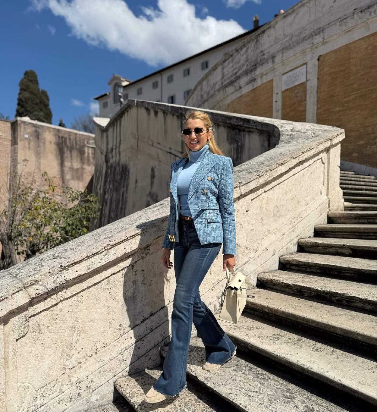 Κωνσταντίνα Σπυροπούλου: Αγκαλιά στην παιδική χαρά με τους γιους της - «Μόνο οι 3 μας»