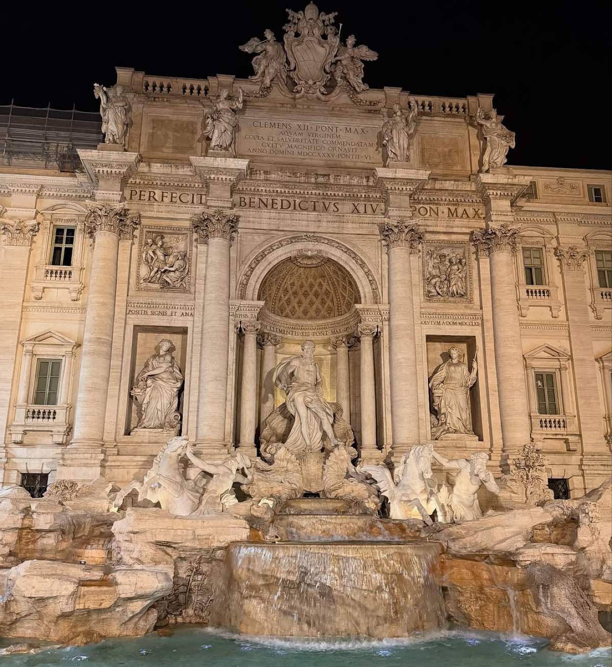 Κωνσταντίνα Σπυροπούλου: Αγκαλιά στην παιδική χαρά με τους γιους της - «Μόνο οι 3 μας»