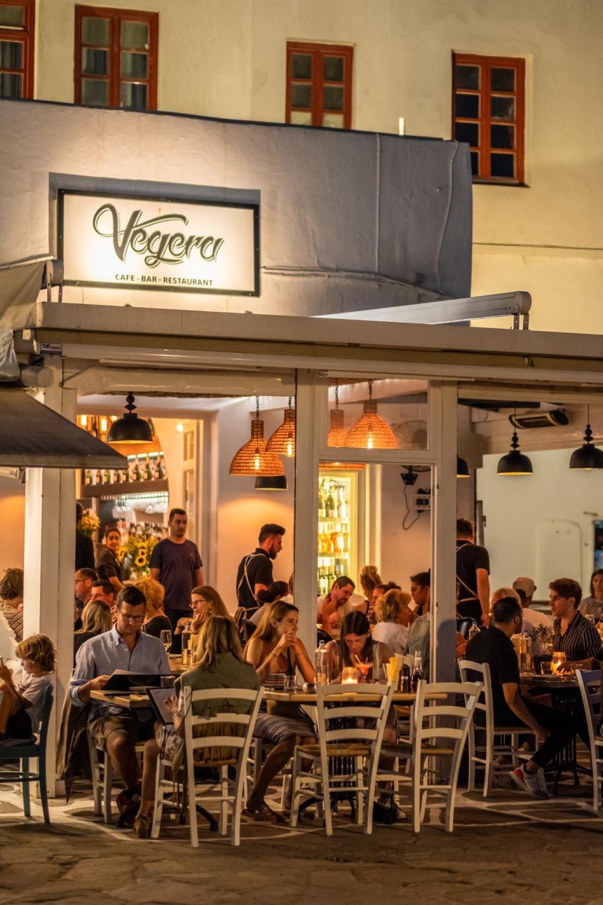 Vegera: Μια γαστρονομική όαση στην καρδιά της Μυκόνου!