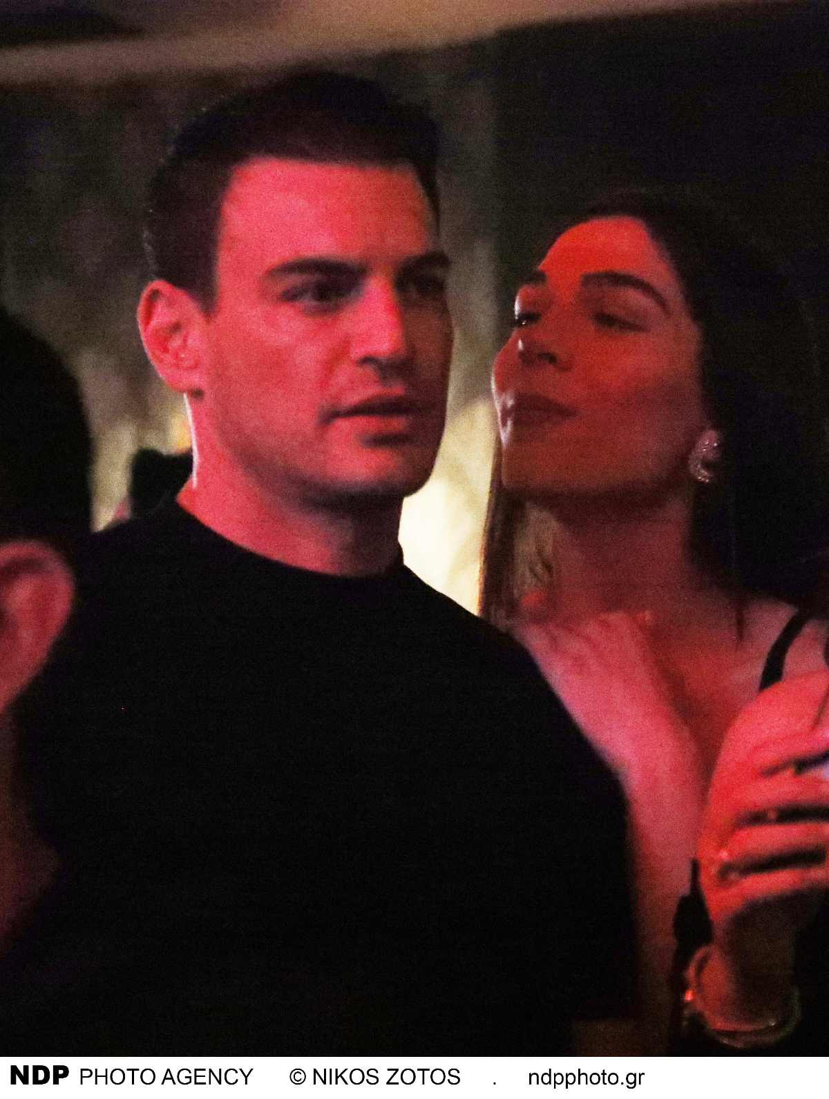 Η Μελίνα Νικολαΐδη και ο Δημήτρης Φιντιρίκος στα μπουζούκια