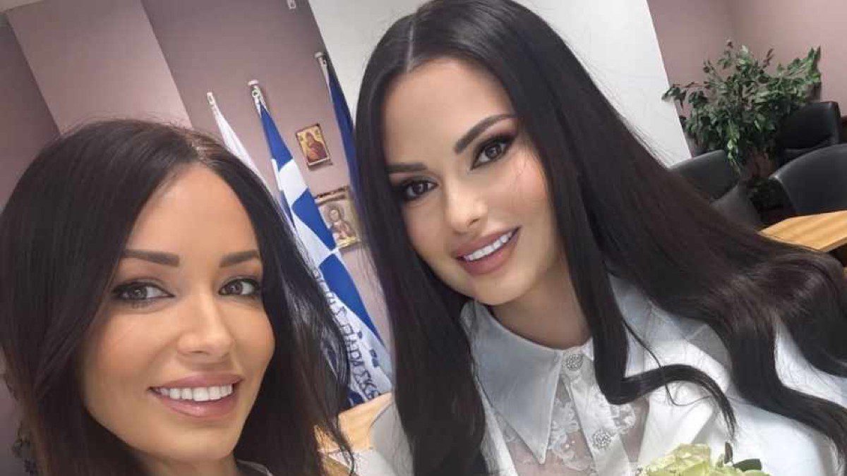 Βίκυ Μανώλη γάμος, Έλλη Παπαγγελή