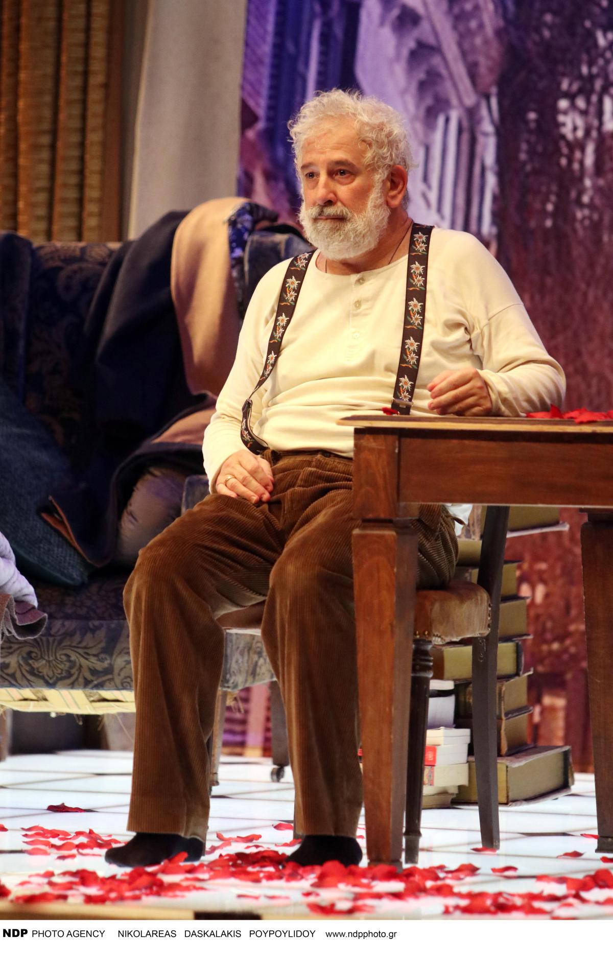 Πέτρος Φιλιππίδης