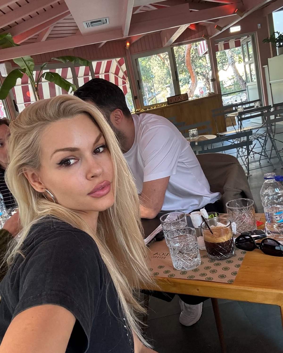 Βίκυ Κάβουρα, Γιώργος Τζαβέλλας