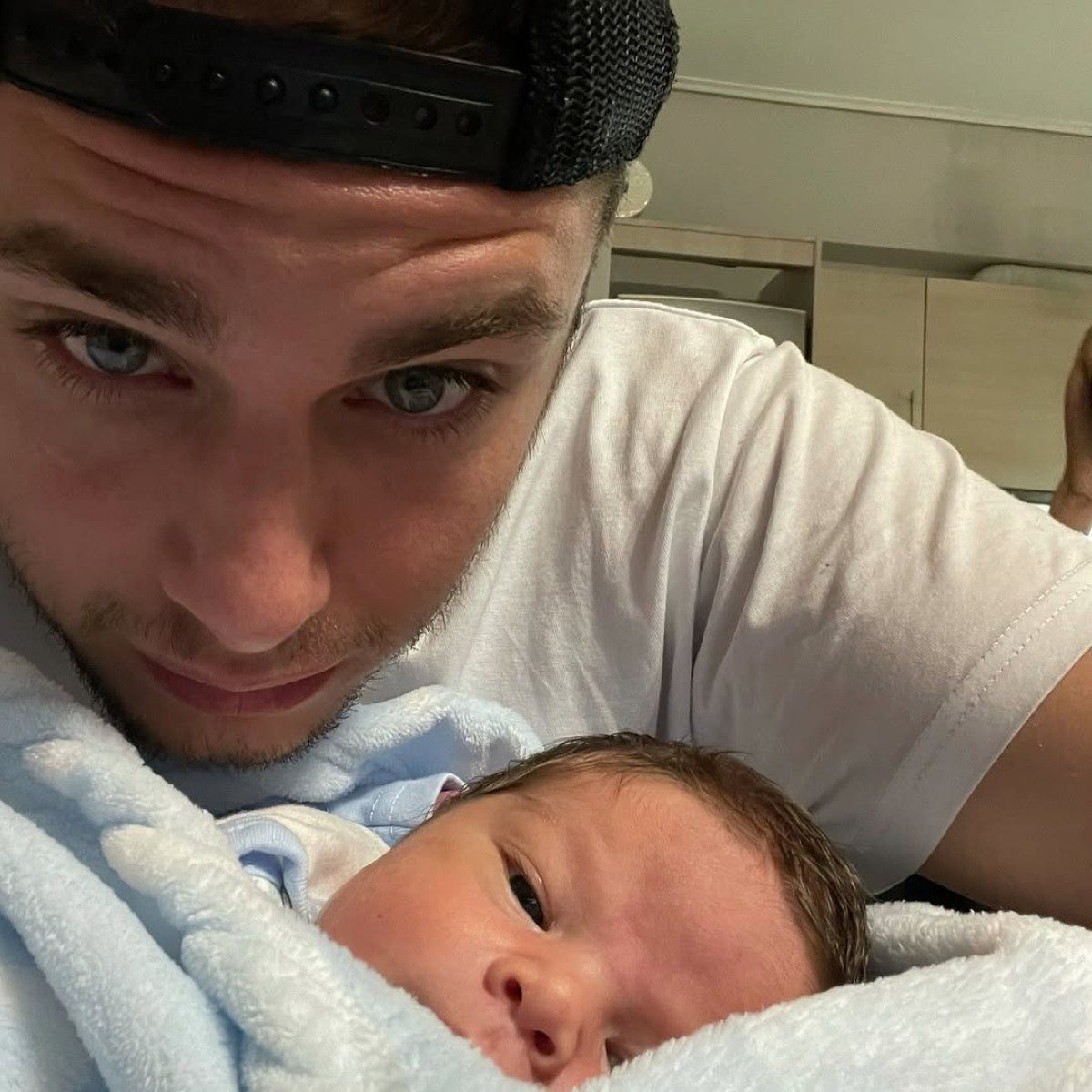 O Αλέξανδρος Κοψιάλης και ο γιος του νεογέννητος