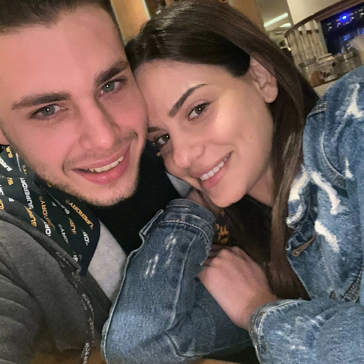 O Αλέξανδρος Κοψιάλης και η Σοφία Φυρού αγκαλιά