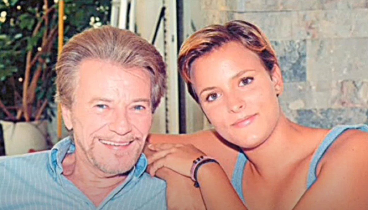 Η Άννα Φυσσούν και ο πατέρας της, Πέτρος Φυσσούν