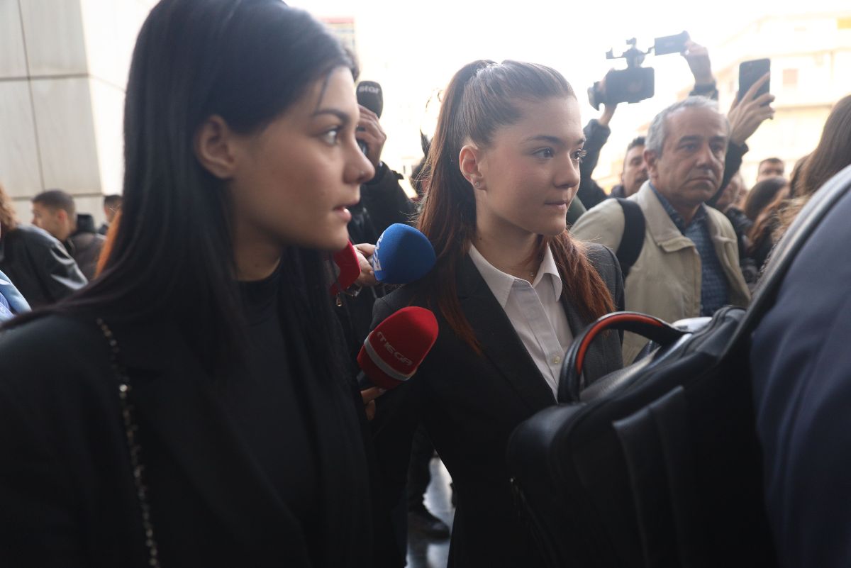 Οι κόρες του Απόστολου Λύτρα στο δικαστήριο