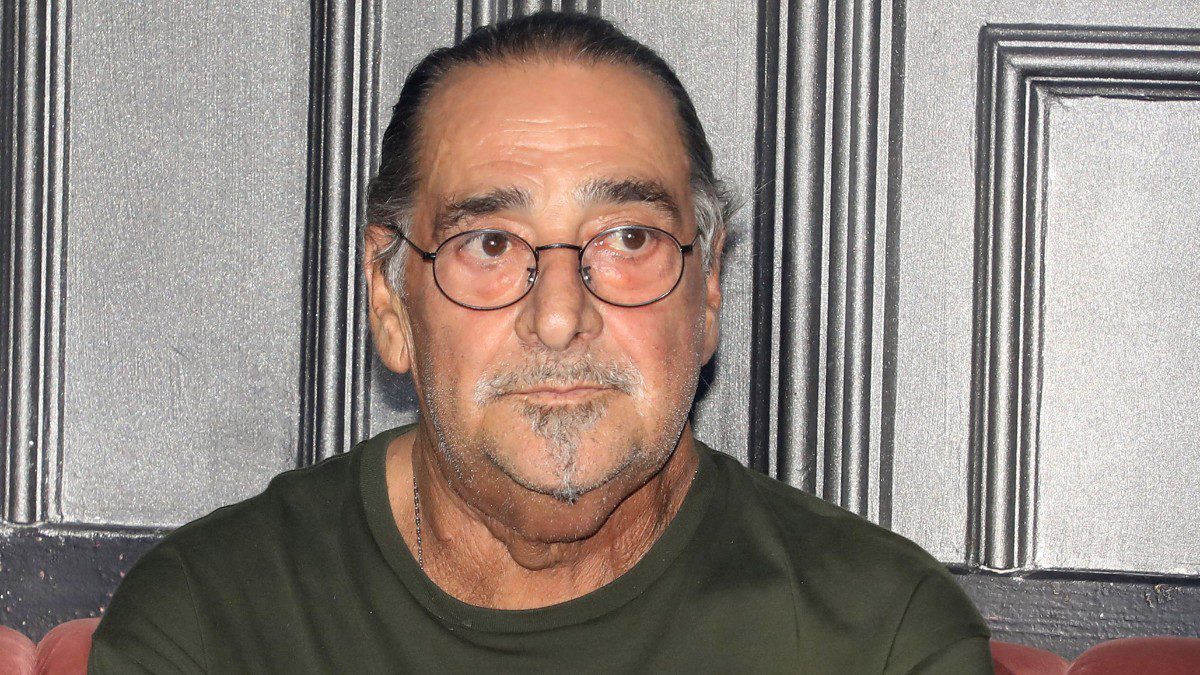 Ο Βασίλης Καρράς