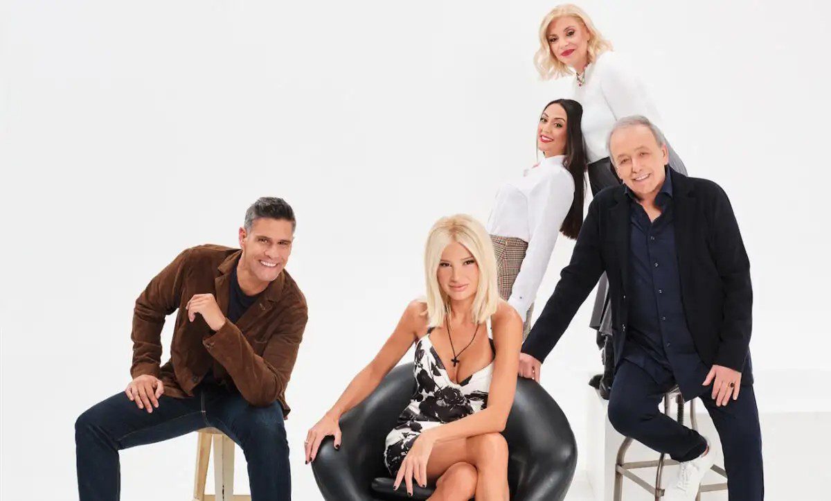 Η Φαίη Σκορδά και το πάνελ της εκπομπής της