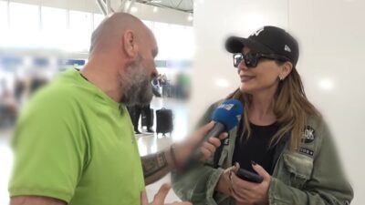 Η Δέσποινα Βανδή με τον Γρηγόρη Μπάκα στο αεροδρόμιο