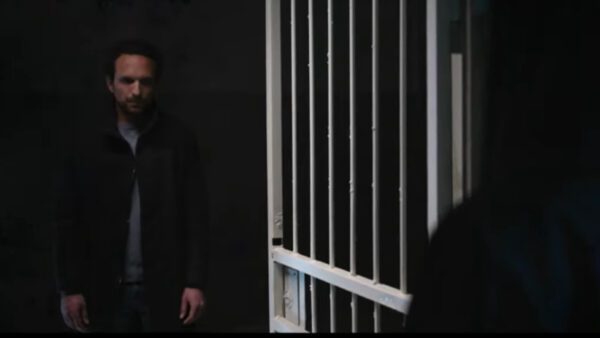 Ο Ορέστης έξω από το κελί