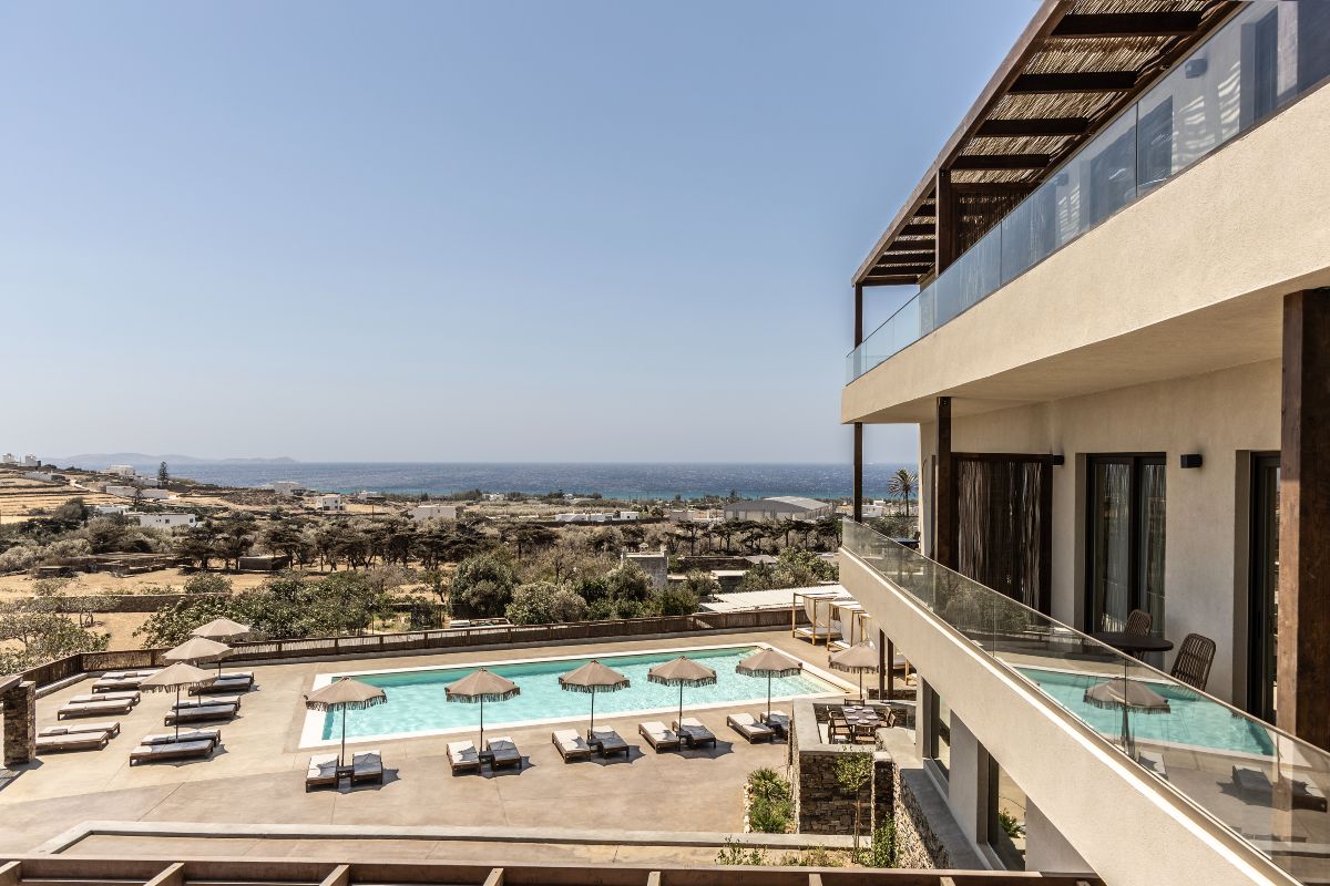 Η πισίνα του ela Tinos