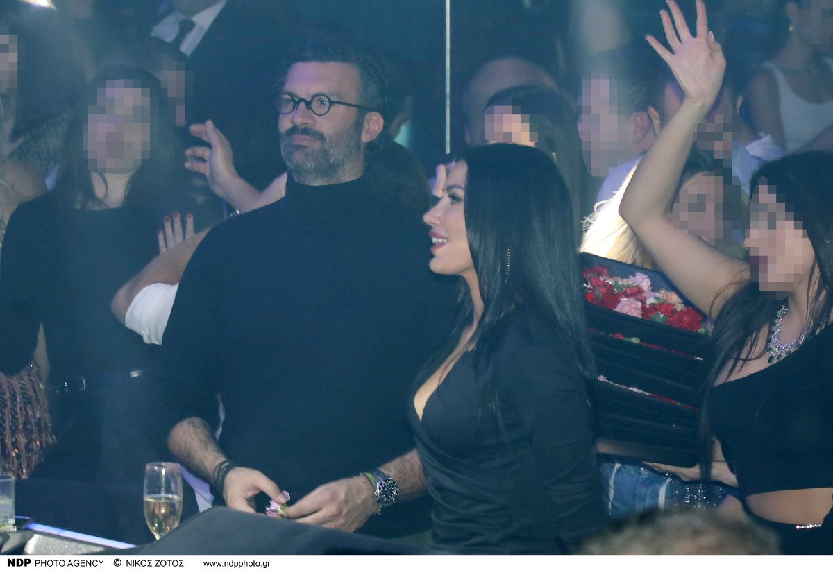 Ο Γιώργος Παπακώστας μαζί με την σύντροφό του.