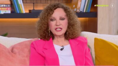 Η Γλυκερία στον καναπέ του Buongiorno