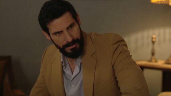 Ο Νικόλας από τη σειρά Ηλέκτρα