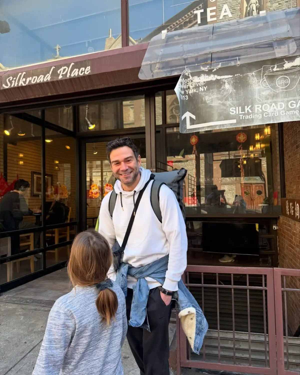 Η Θάλεια Ματίκα και ο Τάσος Ιορδανίδης με τα παιδιά τους στη Νέα Υόρκη