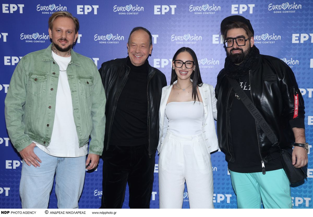 Η Klavdia με τον Φωκά Ευαγγελινό και τους Arcade στο press day της Eurovision