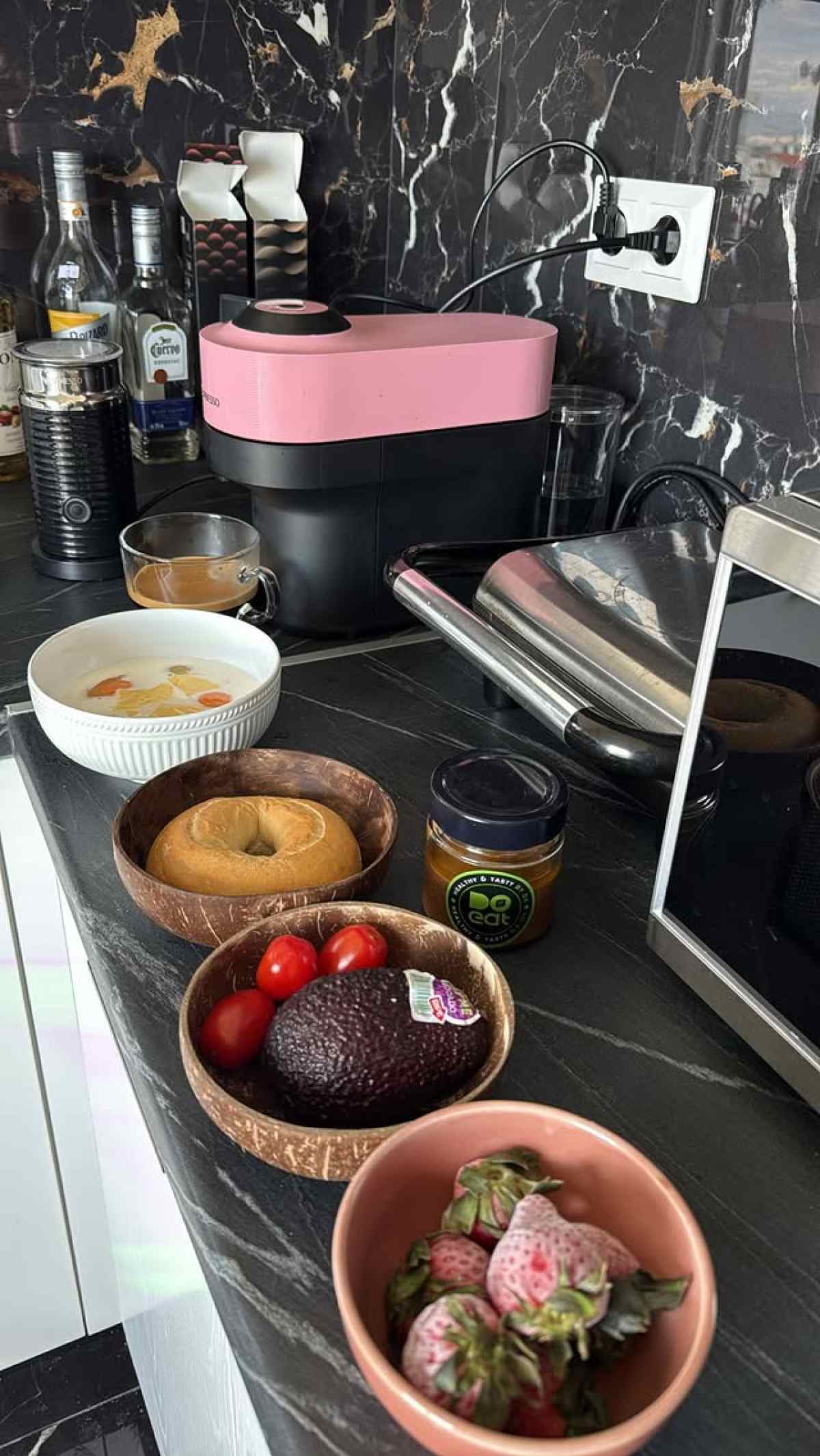 Ή Κόνι Μεταξά στο Instagram