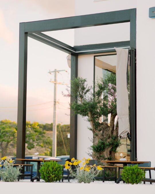 Sousamelos Bakery: Η απόλυτη στάση γεύσης στα Ίσθμια Κορίνθου για όσους κατευθύνονται προς Πόρτο Χέλι