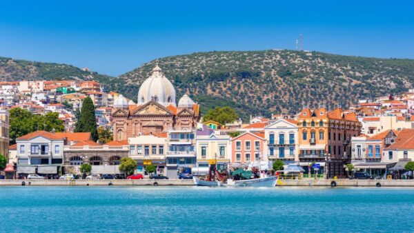 Πλησιάζοντας το λιμάνι της Μυτιλήνης