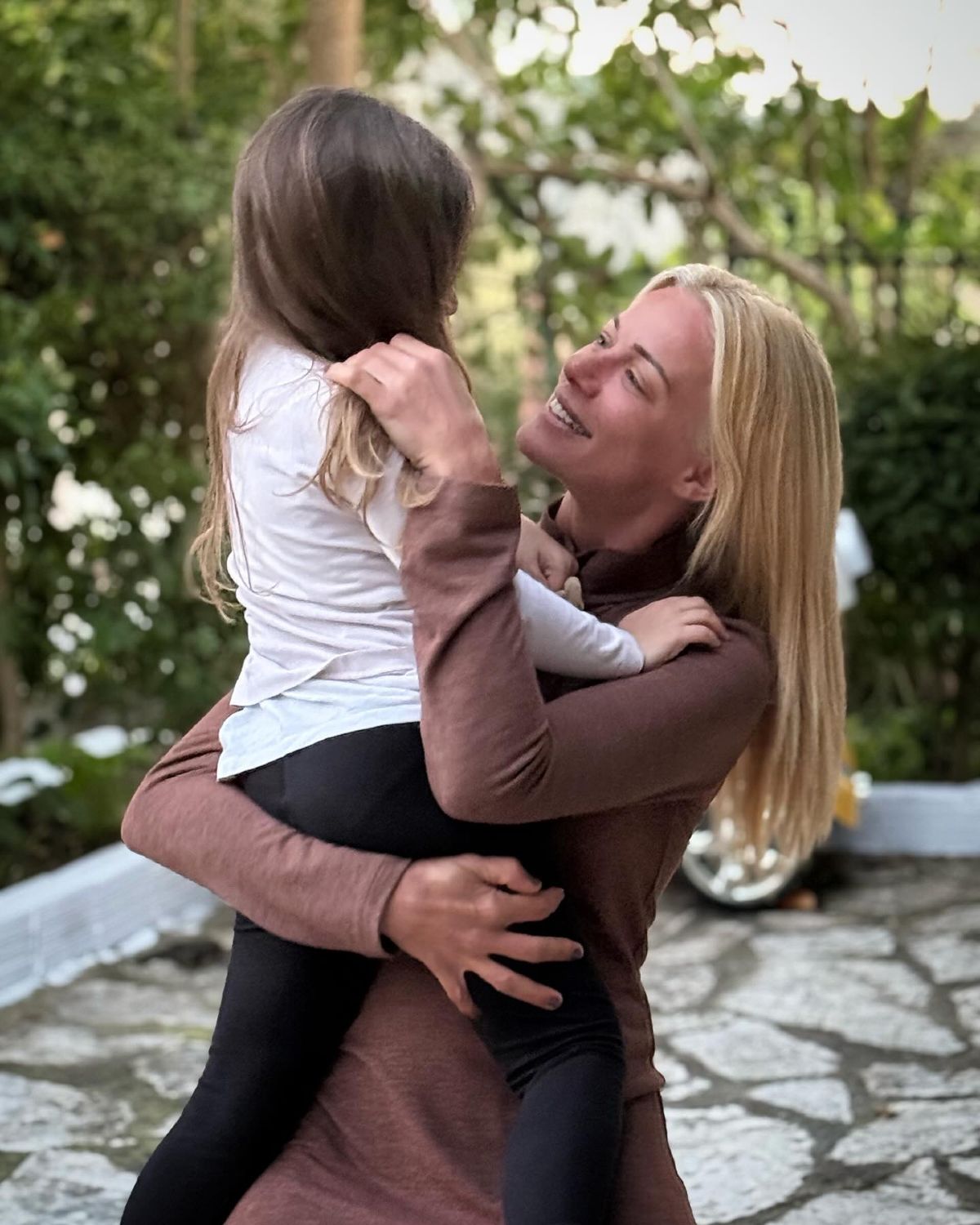 Η ανάρτηση της Ζέτας Μακρυπούλια για το Πάσχα