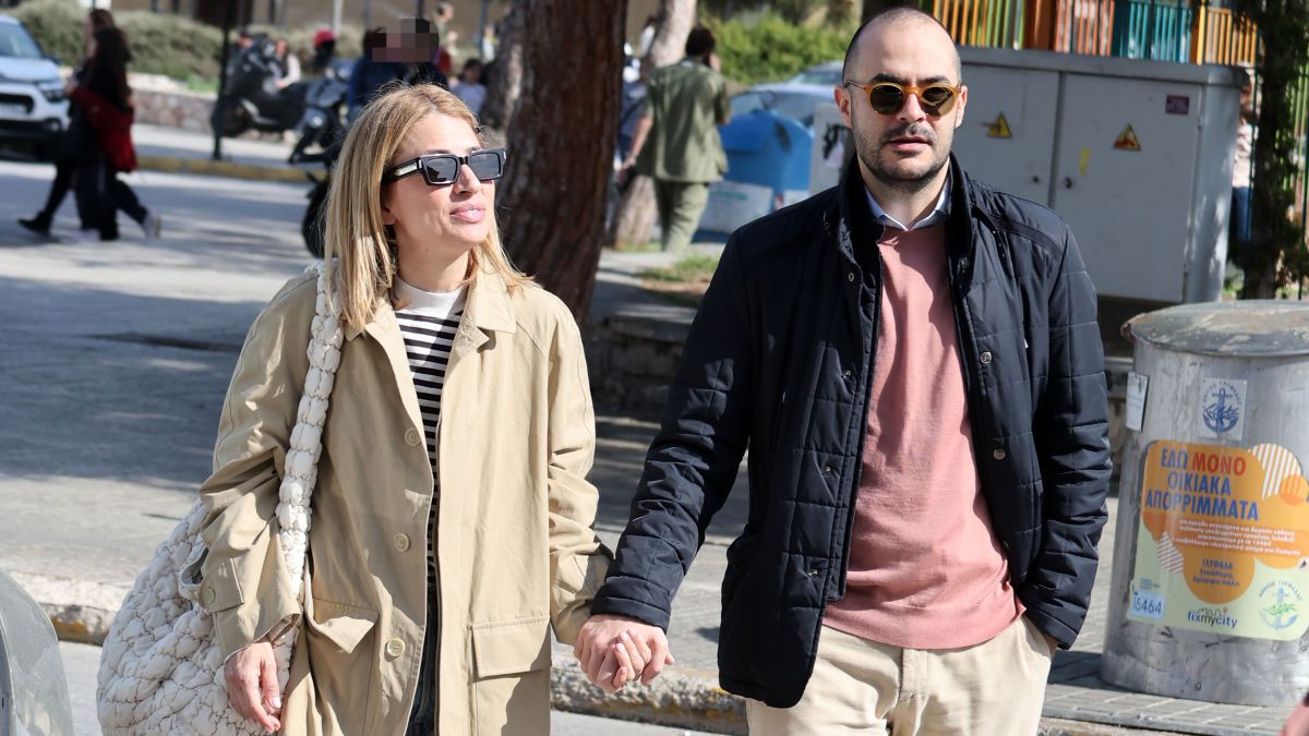 Μανουσάκης Ηλιάκη σε βόλτα στην Γλυφάδα