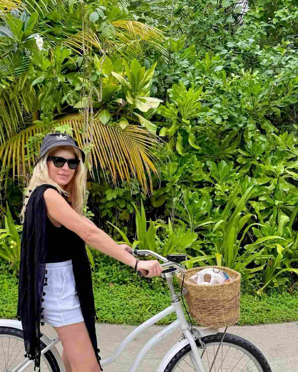 Η Ελένη Μενεγάκη σε εξωτικό προορισμό