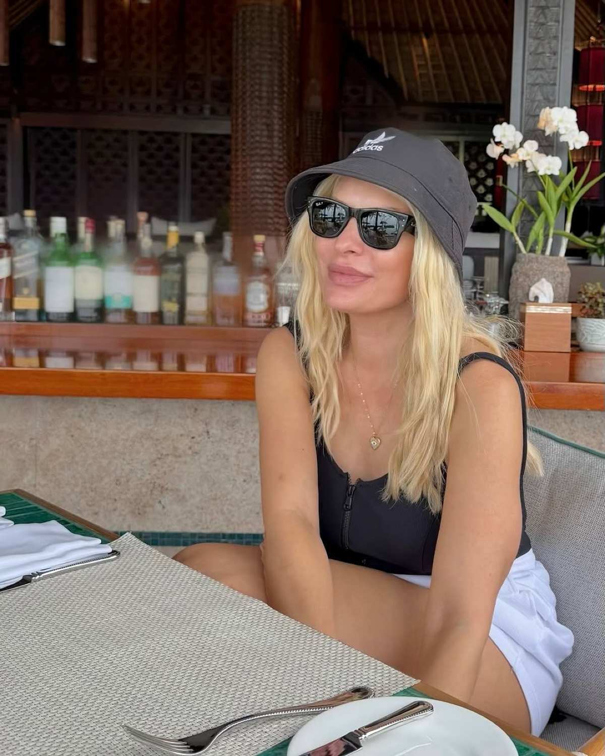 Η Ελένη Μενεγάκη σε εξωτικό προορισμό