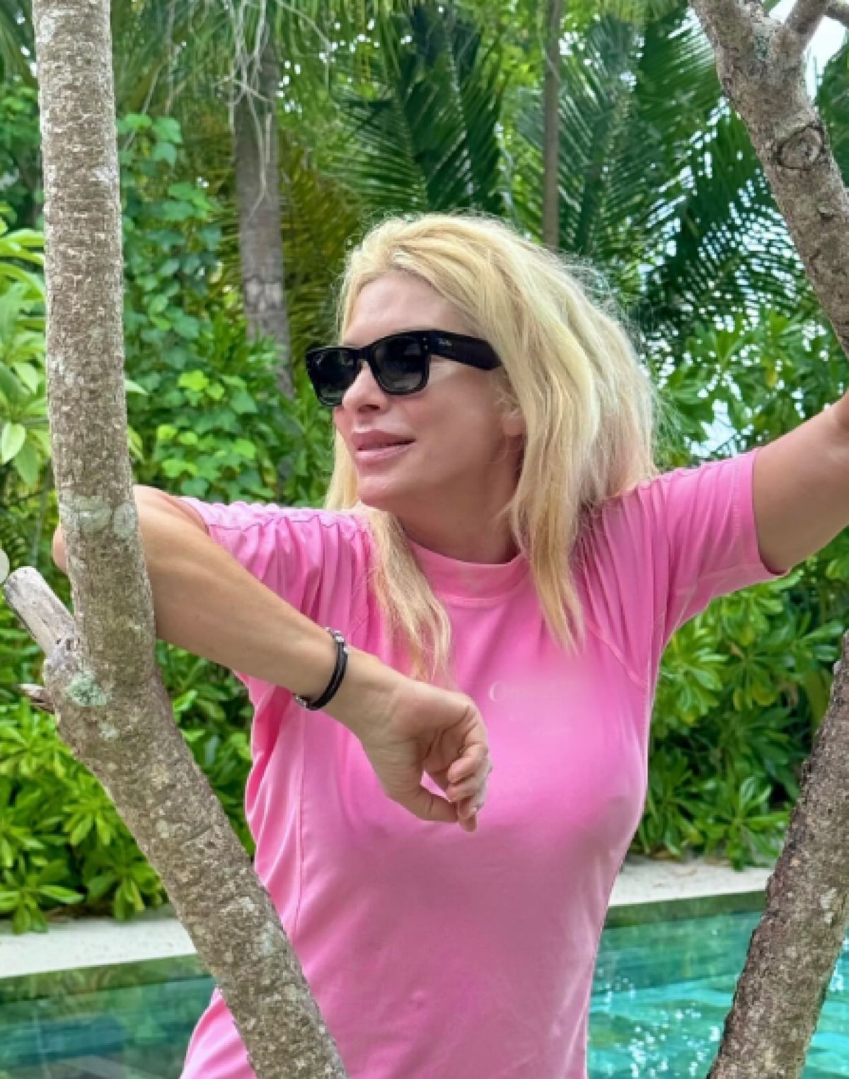 Η Ελένη Μενεγάκη στις διακοπές της