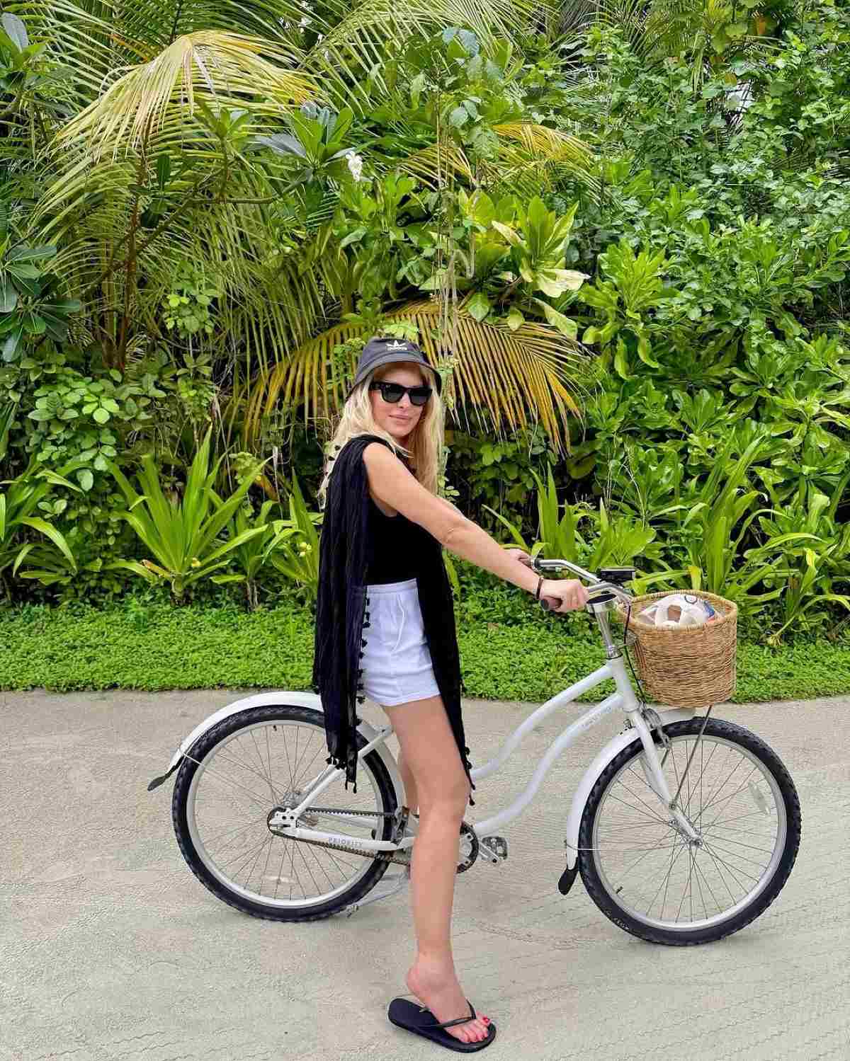 Η Ελένη Μενεγάκη σε εξωτικό προορισμό