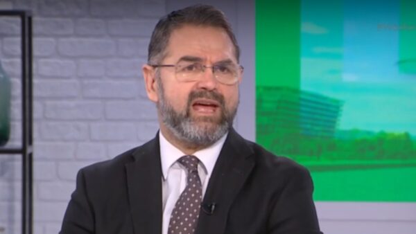 Ο Σταύρος Μπαλάσκας στην εκπομπή Weekenders