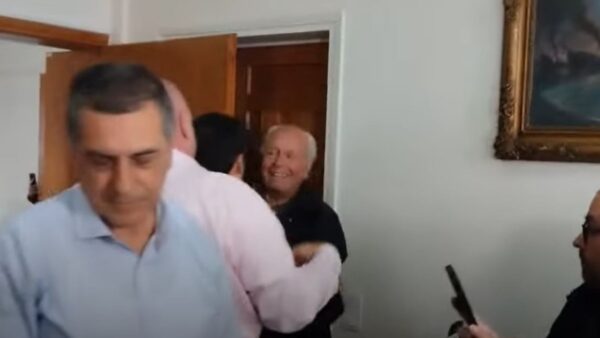 Ο Αχιλλέας Μπέος τσακώνεται με δημοτικό σύμβουλο