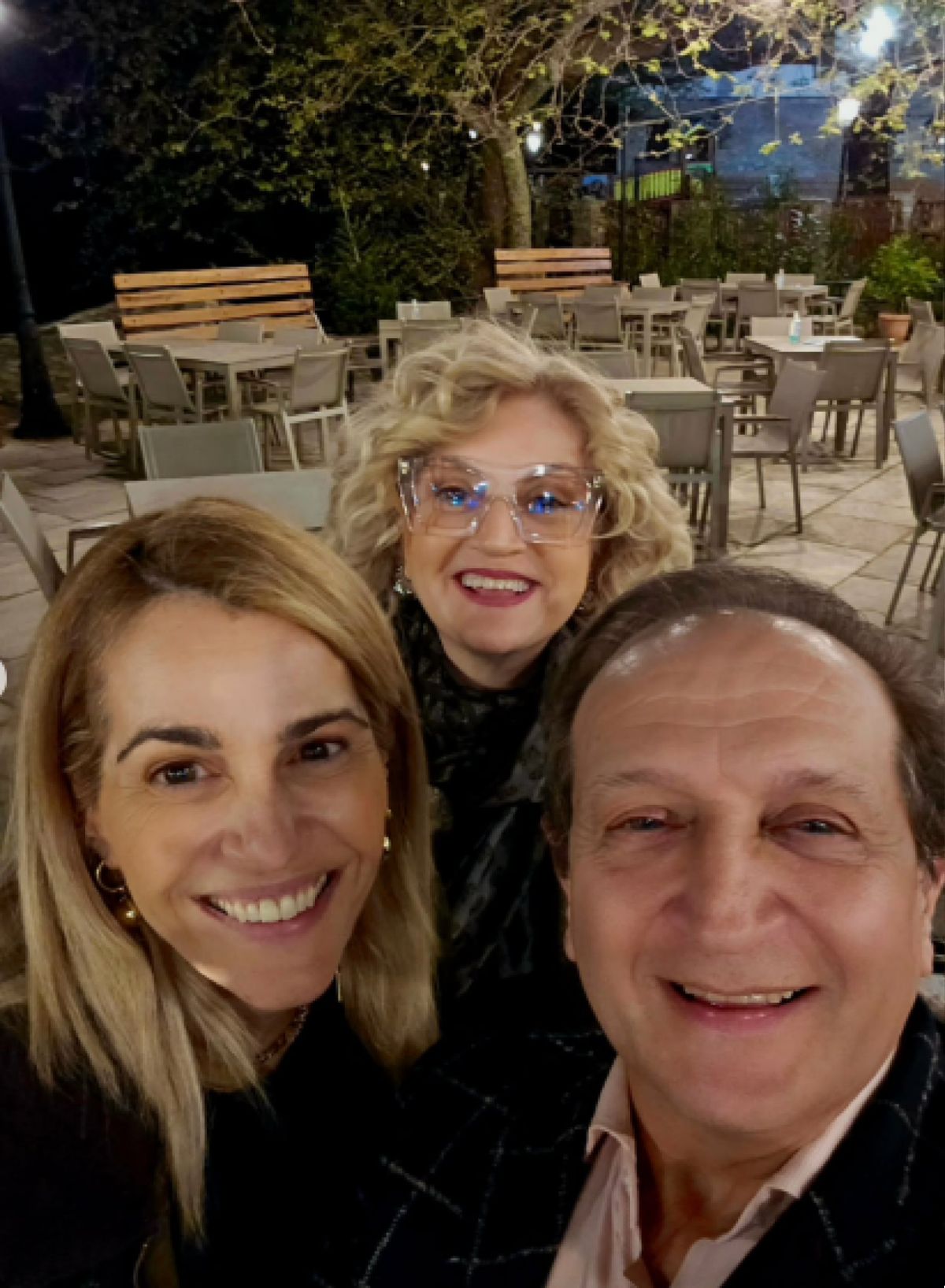 Ο Σπύρος Μπιμπίλας, η Ηρώ Μανέ και η Τζένη Μπότση