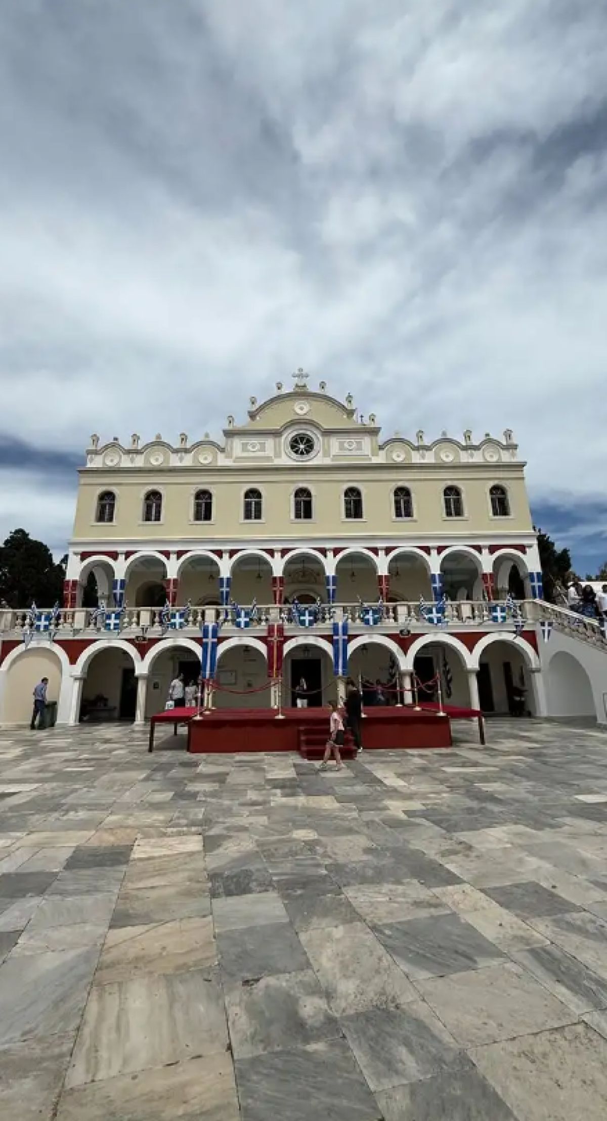 Η Παναγιά της Τήνου 