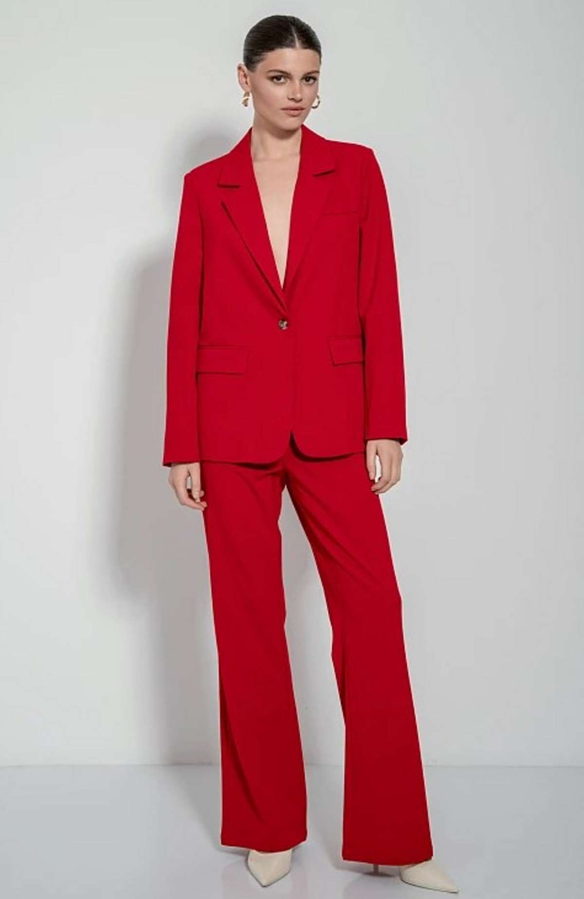 κόκκινο κοστούμι pink woman