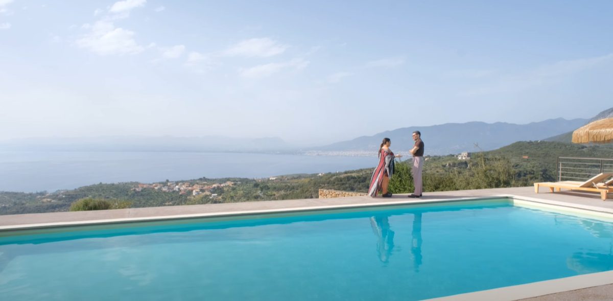 Η πισίνα της Βίκυς Σταυροπούλου στην Καλαμάτα