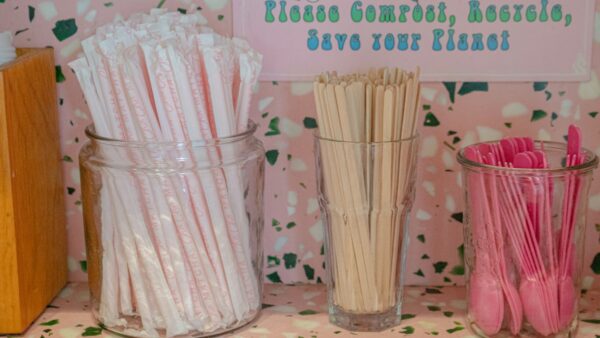 Πλαστικά καλαμάκια