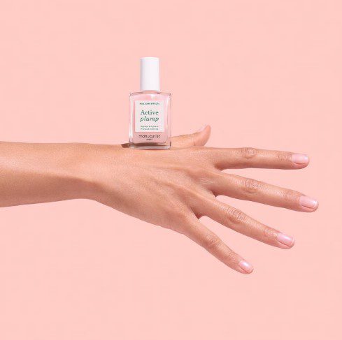 Ξεχάστε το κλασικό γαλλικό: Το «Baby French» είναι επίσημα η πιο κομψή τάση για τα νύχια αυτή την άνοιξη