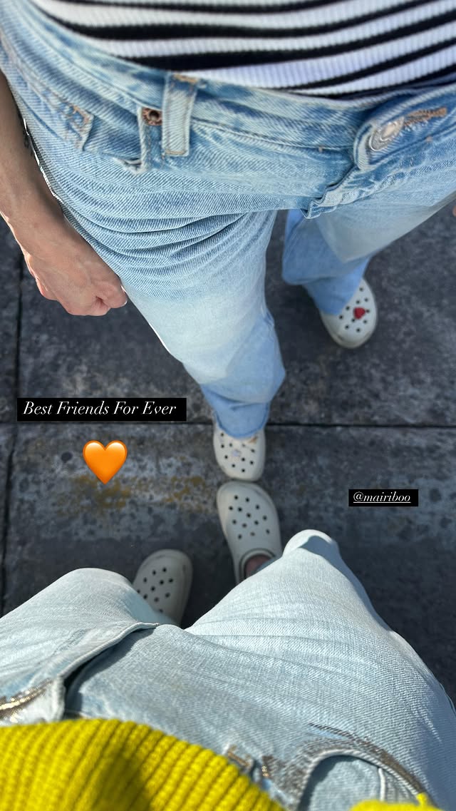 συνατσάκη ντορέττα φοράνε κροκς