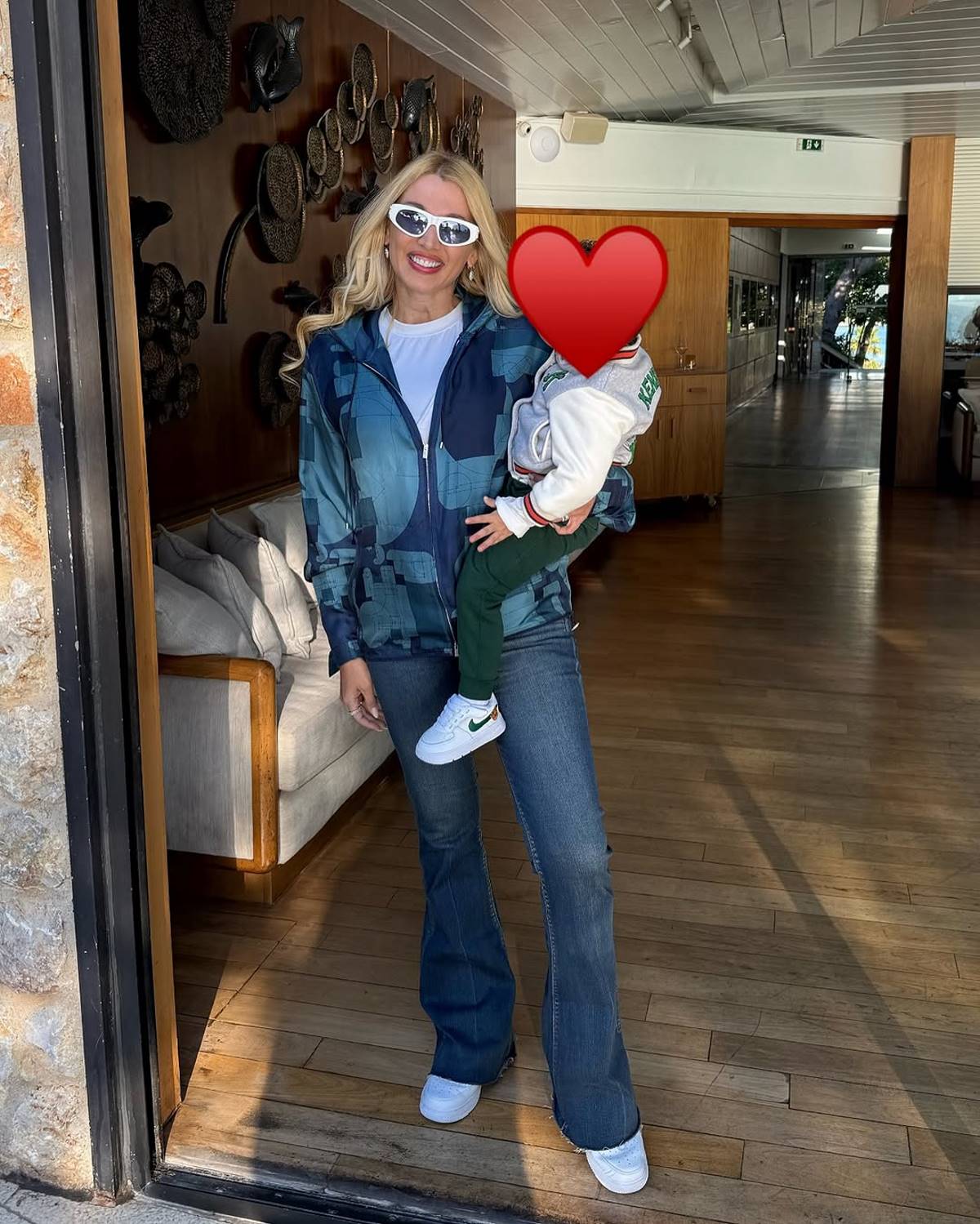 Επώνυμοι οικογένεια με Κωνσταντίνα Σπυροπούλου