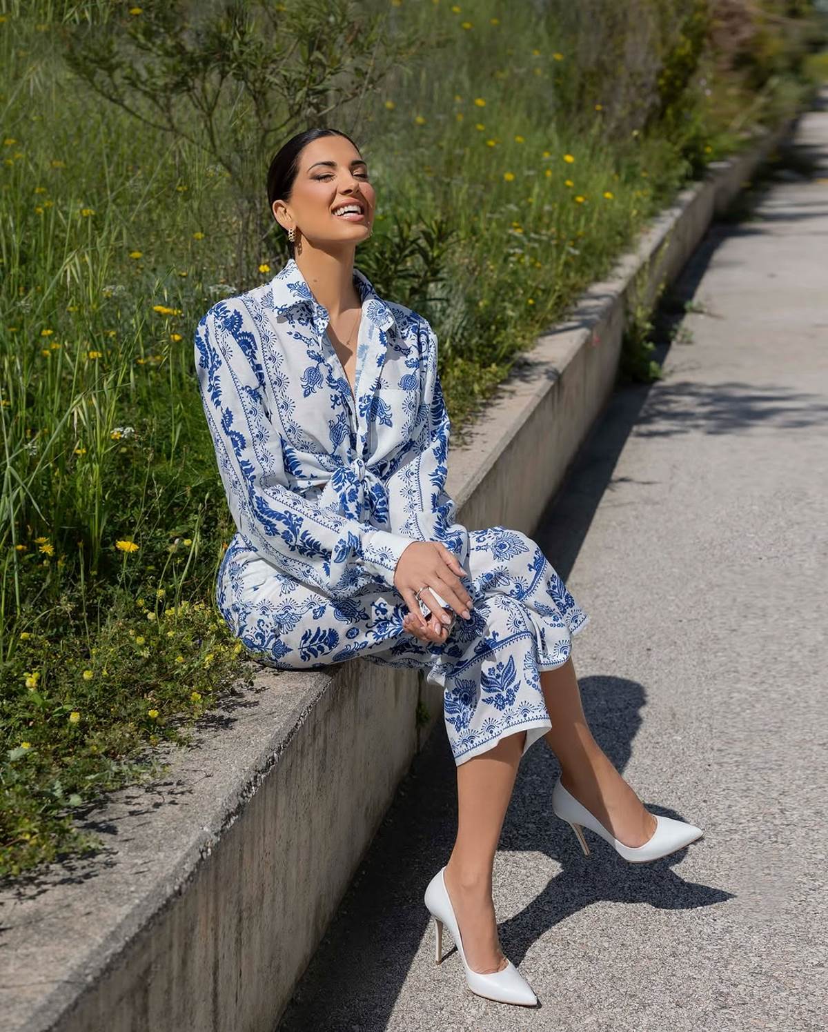 Η Σταματίνα Τσιμτσιλή έξω από το στούντιο