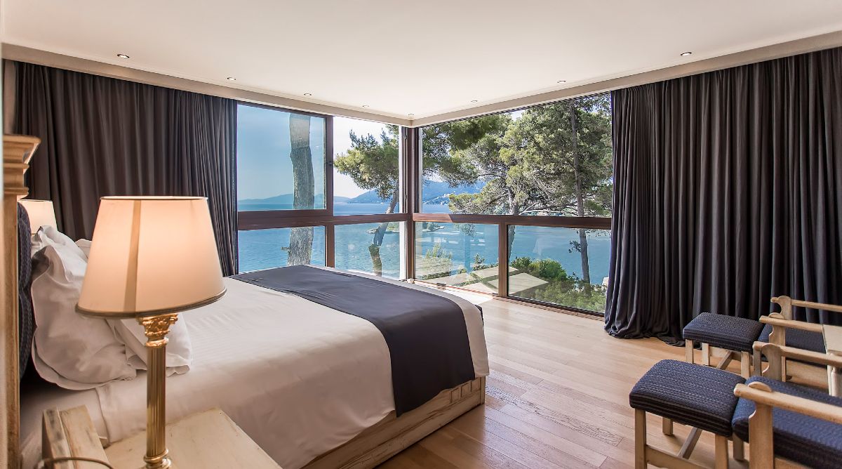 Μπανγκαλόου 2 Υπνοδωματίων με θέα Θάλασσα/ Ποντικονήσι