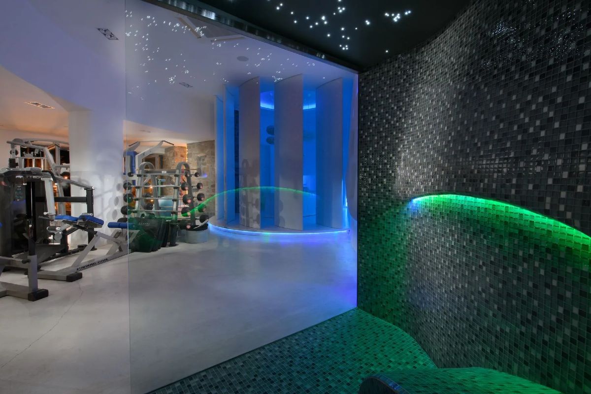 Η βίλα του Πέτρου Κωστόπουλου στην Μύκονο